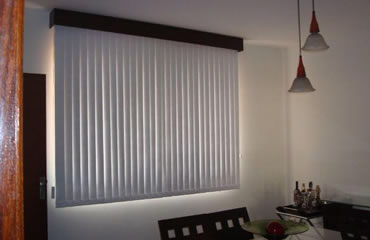 persianas verticais e horizontais